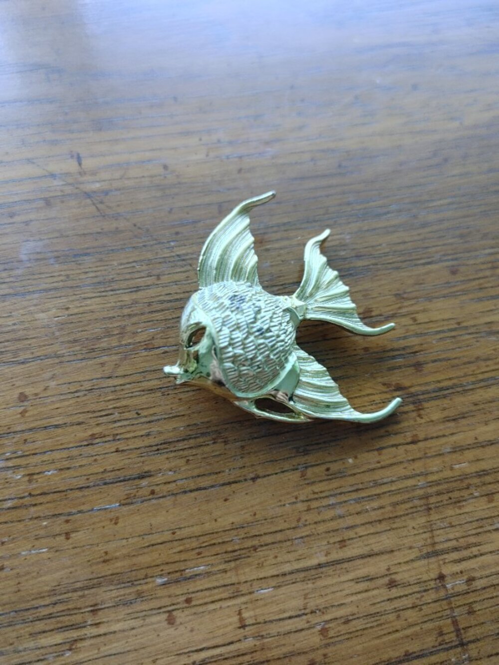 3 VINTAGE pins - Picture 2 of 4